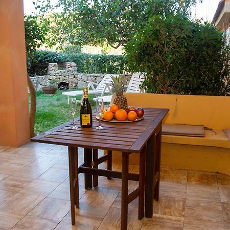 Villa Ampio Trilocale Sul Golfo Di Marinella à Marinella  Extérieur photo