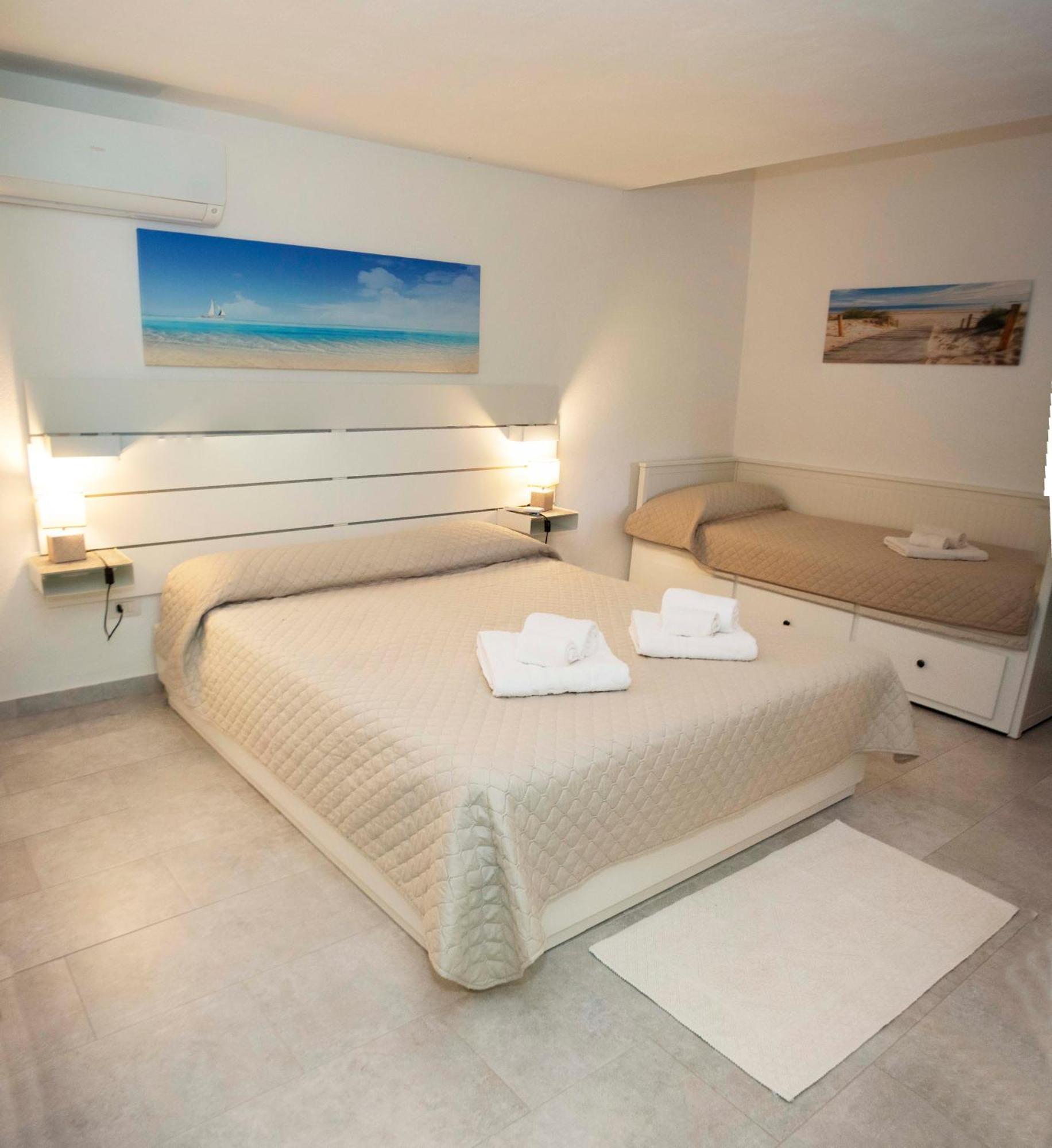 Villa Ampio Trilocale Sul Golfo Di Marinella à Marinella  Extérieur photo