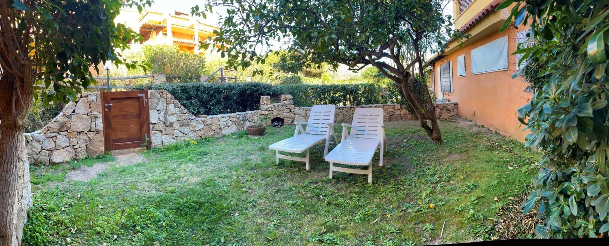 Villa Ampio Trilocale Sul Golfo Di Marinella à Marinella  Extérieur photo