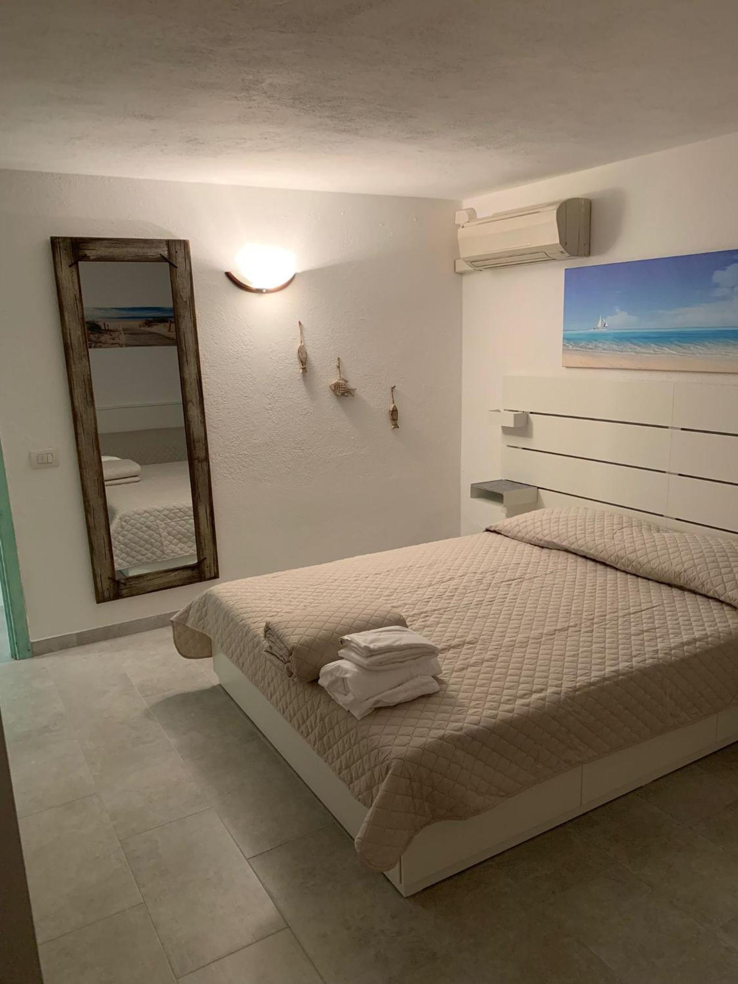 Villa Ampio Trilocale Sul Golfo Di Marinella à Marinella  Extérieur photo
